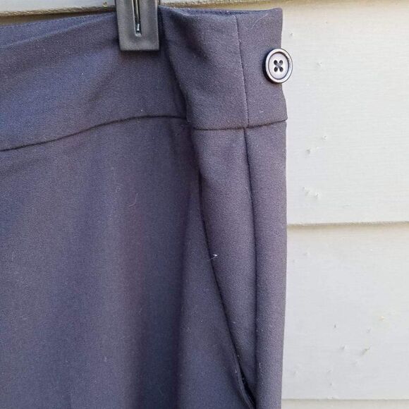 Christopher & Banks BLACK Capris Size 12 - Picture 6 of 11